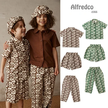 Летний детский костюм Alfredco, комплект блузок с вихревым принтом, рубашка с коротким рукавом для девочек Alf, хлопковые свободные шорты, брюки в горошек для мальчиков