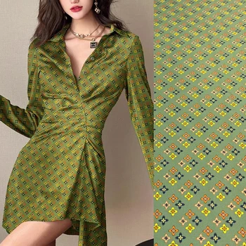 Эластичная шелковая атласная ткань с геометрическим принтом травянисто-зеленого цвета Шириной 140 см 93% шелк 7% спандекс для пошива одежды Cheongsam 19MM D1352